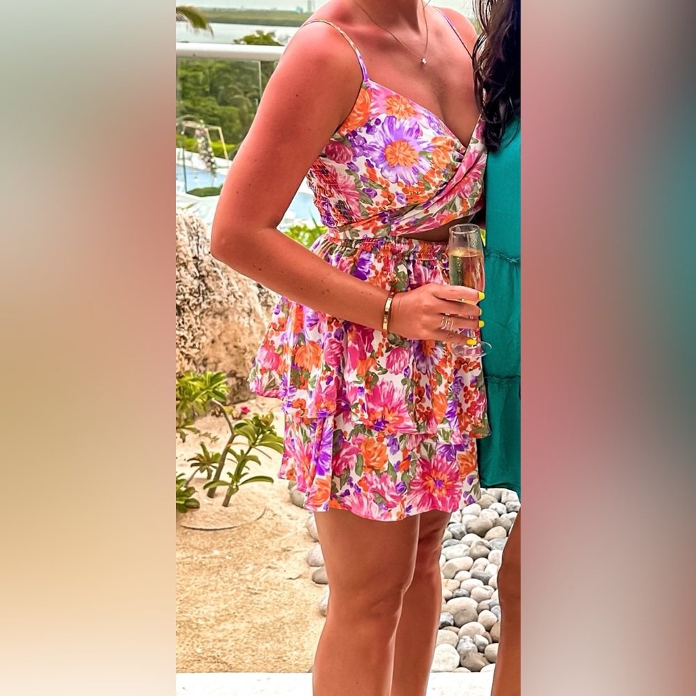 *last chance* Shein | Women’s Floral Sleeveless Romper with Tie Front - Picture 2 of 16